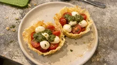 Cestini di Grana Padano croccanti in padella: l’antipasto pronto in pochi minuti