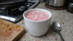 Crema di liquore alle fragole fatta in casa: vellutata e da servire ghiacciata