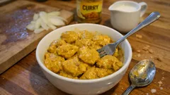 Petto di pollo, 3 idee per la cena: curry cremoso, panatura alla curcuma e marinatura all’ananas