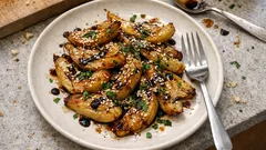 Finocchi al forno glassati: miele e soia per una doratura leggera e profumata