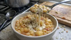 Pasta patate e provola cremosa e filante: la ricetta in pentola unica