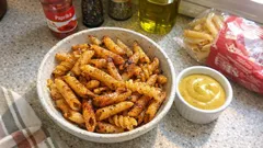 Pasta fritta in friggitrice ad aria: uno snack croccante pronto in 10 minuti