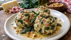 Canederli al cavolo nero con speck e Asiago: morbidi al burro e salvia