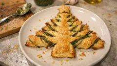 Alberelli di sfoglia al pesto: l’antipasto scenografico pronto in 15 minuti