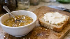 Marmellata di uva bianca fatta in casa: la ricetta semplice con limone e prova piattino