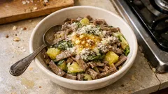 Pizzoccheri valtellinesi fatti in casa: pasta di grano saraceno con verza, patate e formaggi