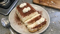 Semifreddo al mascarpone senza cottura: cremoso e perfetto da preparare in anticipo