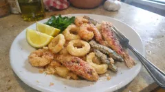 Fritto misto di pesce croccante e asciutto: panatura mista e frittura a 180°C