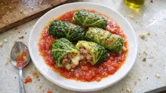 Involtini di verza con salsiccia e provola: il trucco per farli compatti e filanti