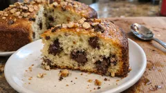 Torta ricotta, nocciole e cioccolato: morbida e umida, perfetta per colazione