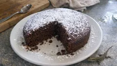 Torta 7 vasetti al cioccolato: soffice e pronta senza bilancia